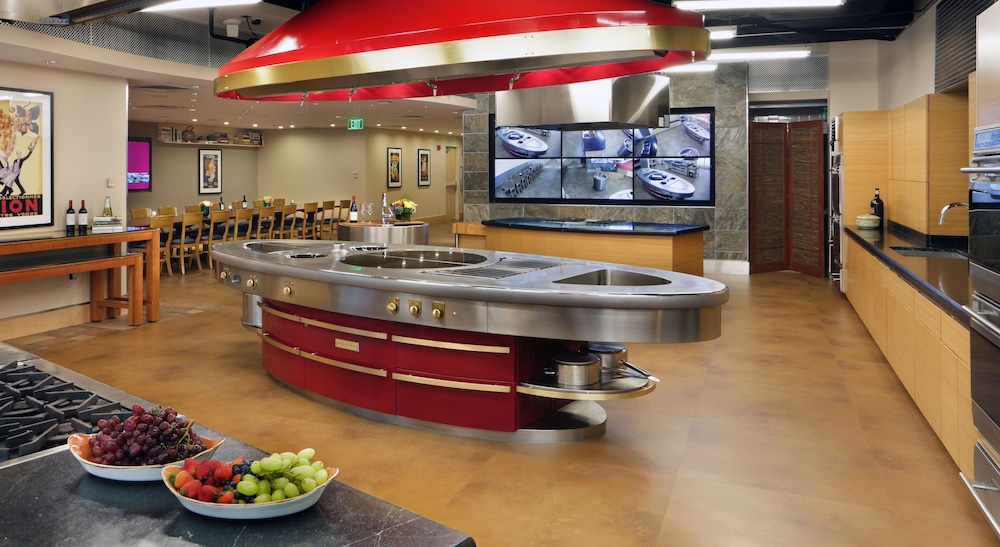 Seaport Hotel Boston — Restaurant & bars in Boston, Massachusetts