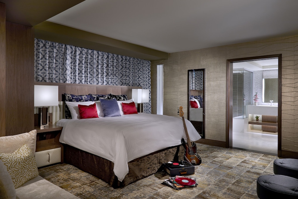 Seminole Hard Rock Hotel & Casino Tampa — Hotel rooms in Tampa, Florida