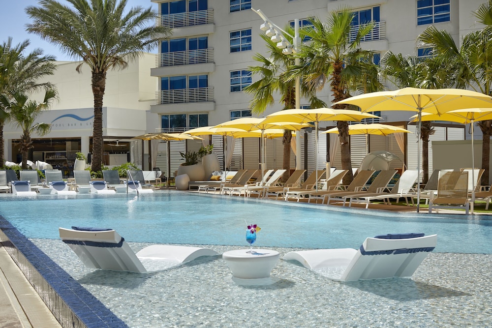 Seminole Hard Rock Hotel & Casino Tampa — Swimming pool in Tampa, Florida