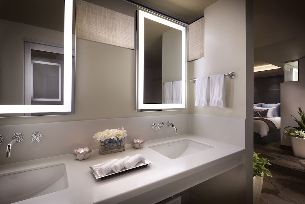 Seminole Hard Rock Hotel & Casino Tampa — Hotel rooms in Tampa, Florida