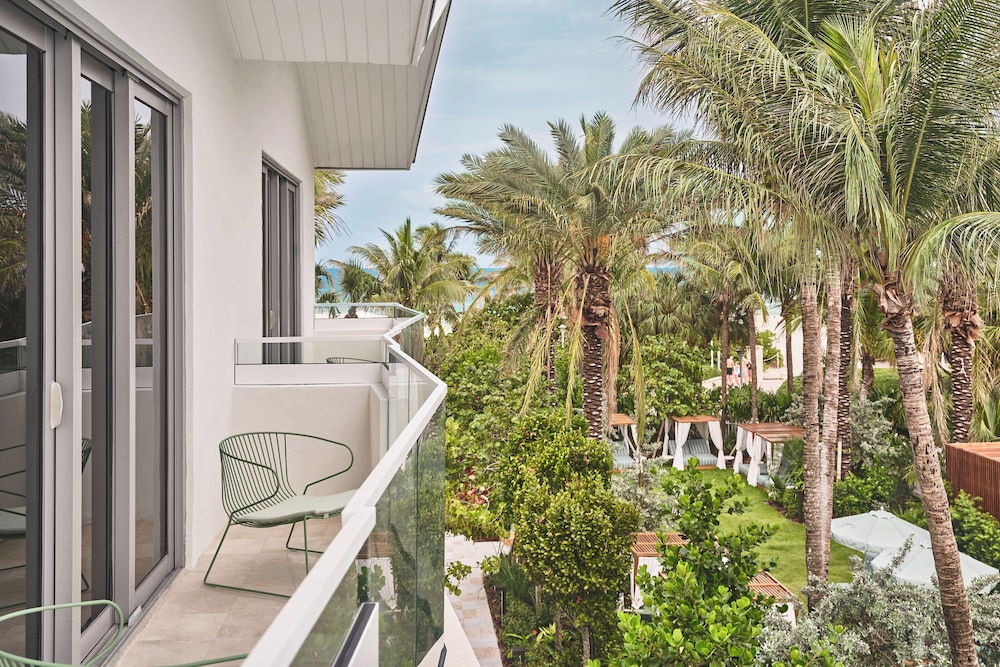 The Shelborne By Proper, a Member of Design Hotels — Hotel building in Miami, Florida