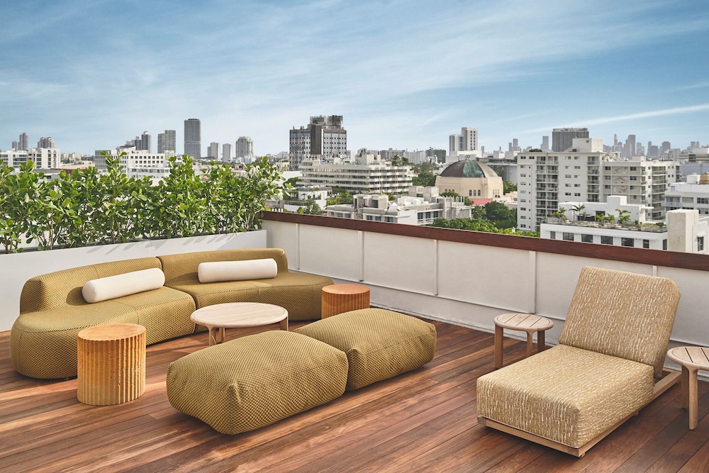 The Shelborne By Proper, a Member of Design Hotels — Hotel building in Miami, Florida