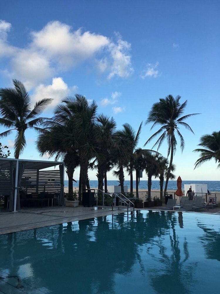 B Ocean Resort Fort Lauderdale Beach — Pool in Fort Lauderdale, Florida