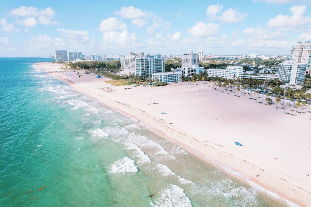 B Ocean Resort Fort Lauderdale Beach — Outdoor in Fort Lauderdale, Florida