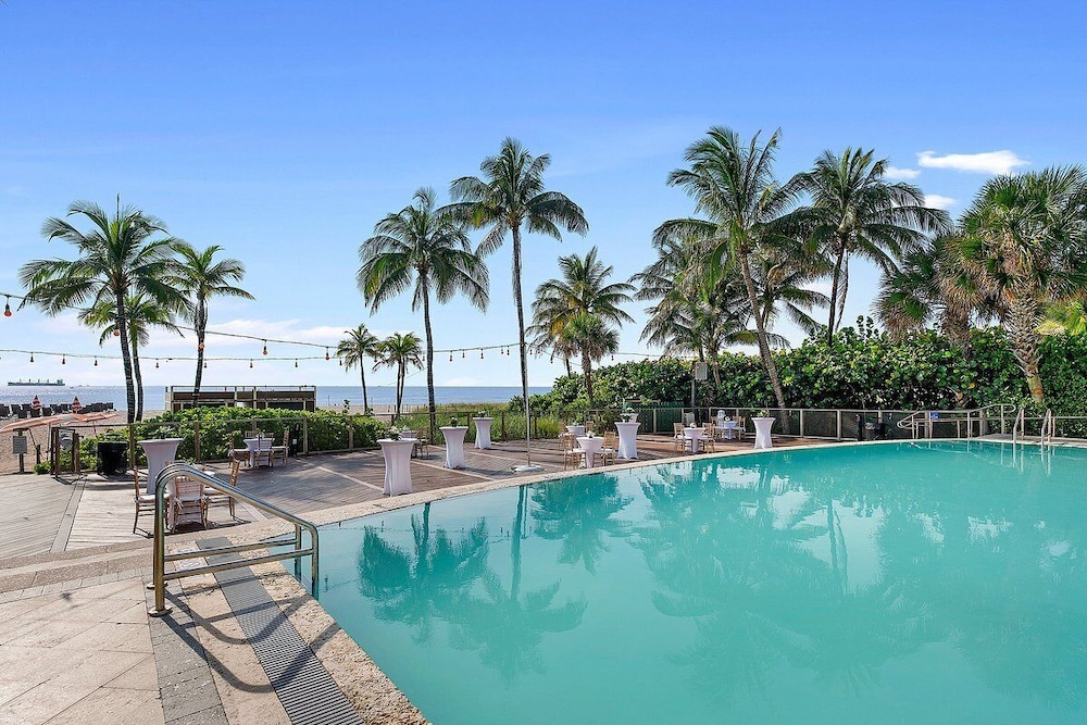 B Ocean Resort Fort Lauderdale Beach — Pool in Fort Lauderdale, Florida