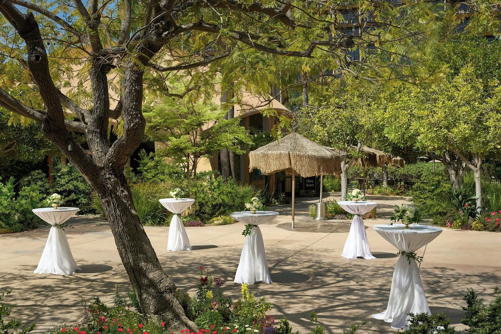 Sheraton Park Hotel at the Anaheim Resort — Restaurant & bars in Anaheim, California