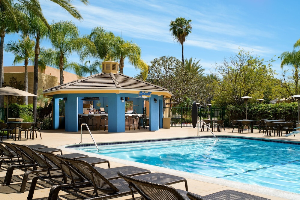 Sheraton Park Hotel at the Anaheim Resort — Swimming pool in Anaheim, California