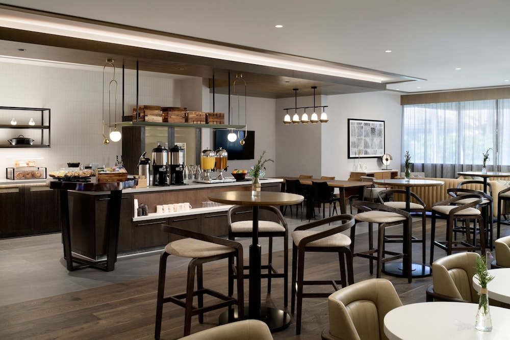 Sheraton Park Hotel at the Anaheim Resort — Restaurant & bars in Anaheim, California