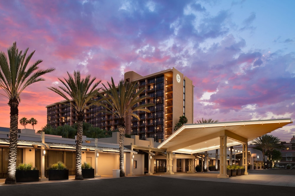 Sheraton Park Hotel at the Anaheim Resort — Hotel building in Anaheim, California