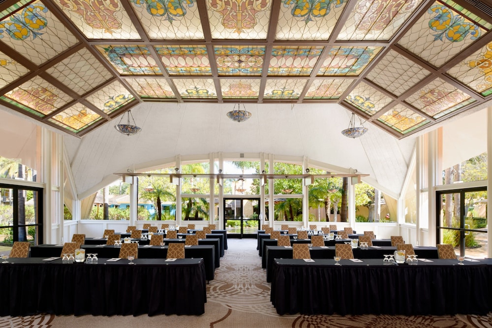 Sheraton Park Hotel at the Anaheim Resort — Hotel building in Anaheim, California