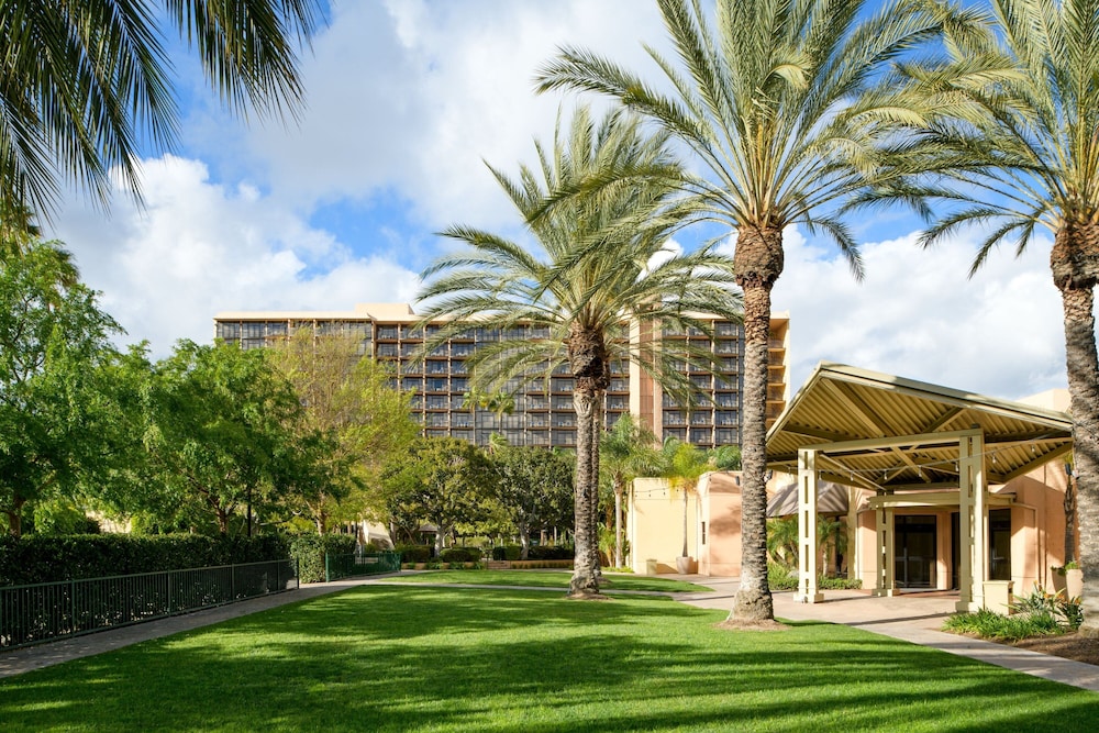 Sheraton Park Hotel at the Anaheim Resort — Hotel building in Anaheim, California