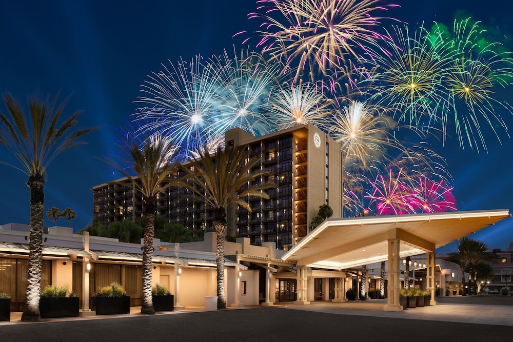 Sheraton Park Hotel at the Anaheim Resort — Hotel building in Anaheim, California