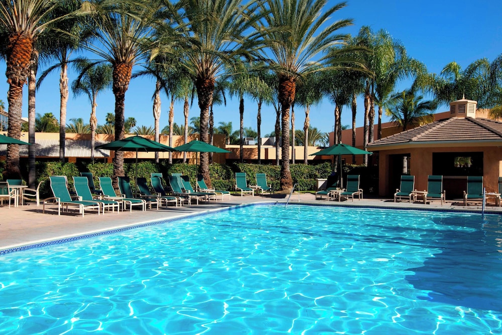 Sheraton Park Hotel at the Anaheim Resort — Swimming pool in Anaheim, California