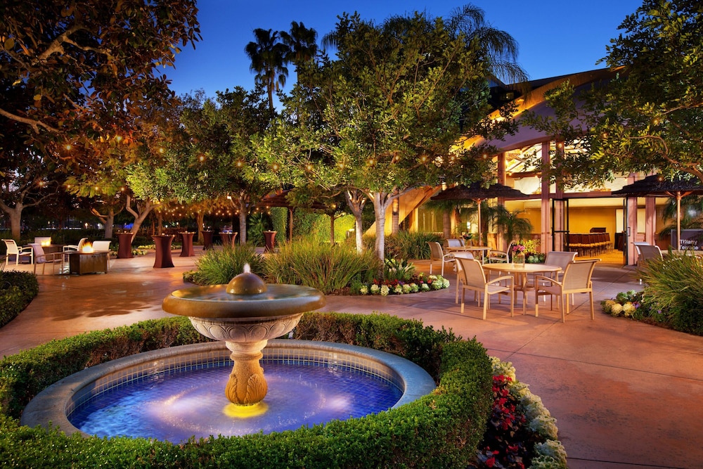 Sheraton Park Hotel at the Anaheim Resort — Restaurant & bars in Anaheim, California