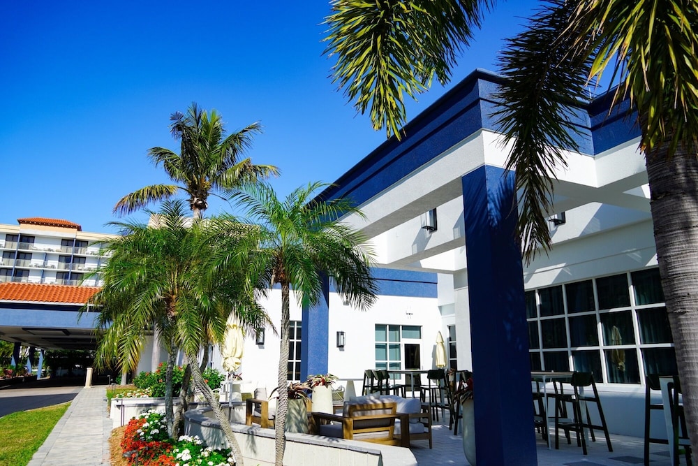 Clearwater Beach Sheraton Resort on Sand Key — Hotel building in Clearwater, Florida