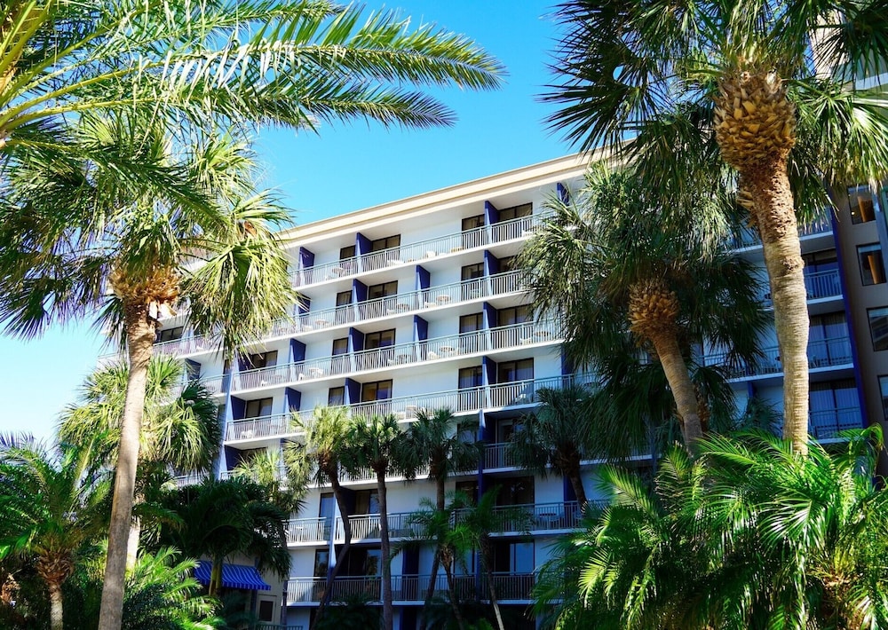 Clearwater Beach Sheraton Resort on Sand Key — Hotel building in Clearwater, Florida