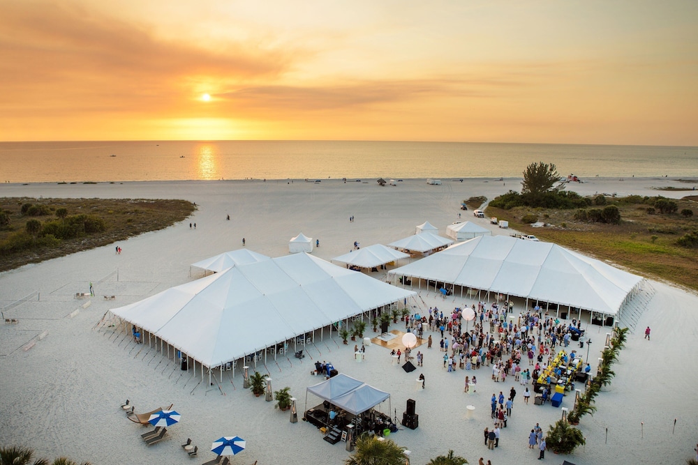 Clearwater Beach Sheraton Resort on Sand Key — Beach in Clearwater, Florida