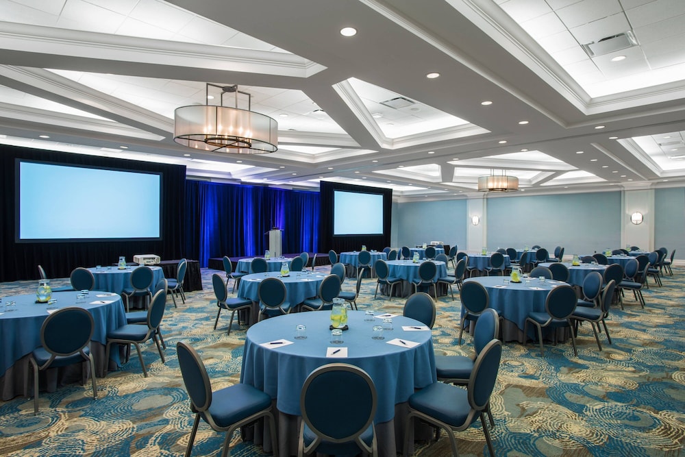 Clearwater Beach Sheraton Resort on Sand Key — Hotel building in Clearwater, Florida