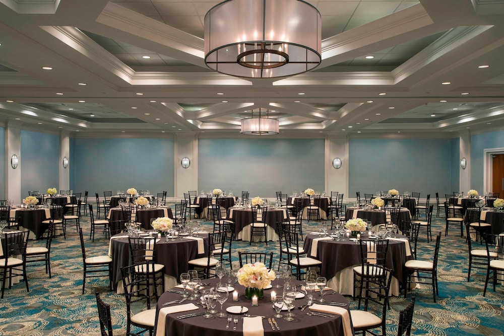 Clearwater Beach Sheraton Resort on Sand Key — Hotel building in Clearwater, Florida