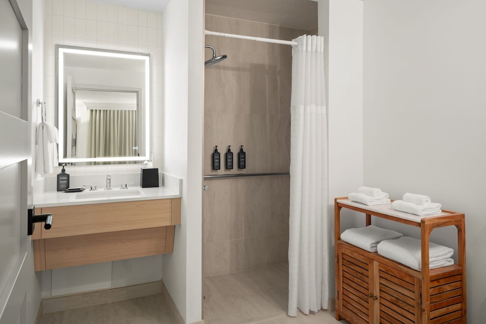 Clearwater Beach Sheraton Resort on Sand Key — Hotel rooms in Clearwater, Florida