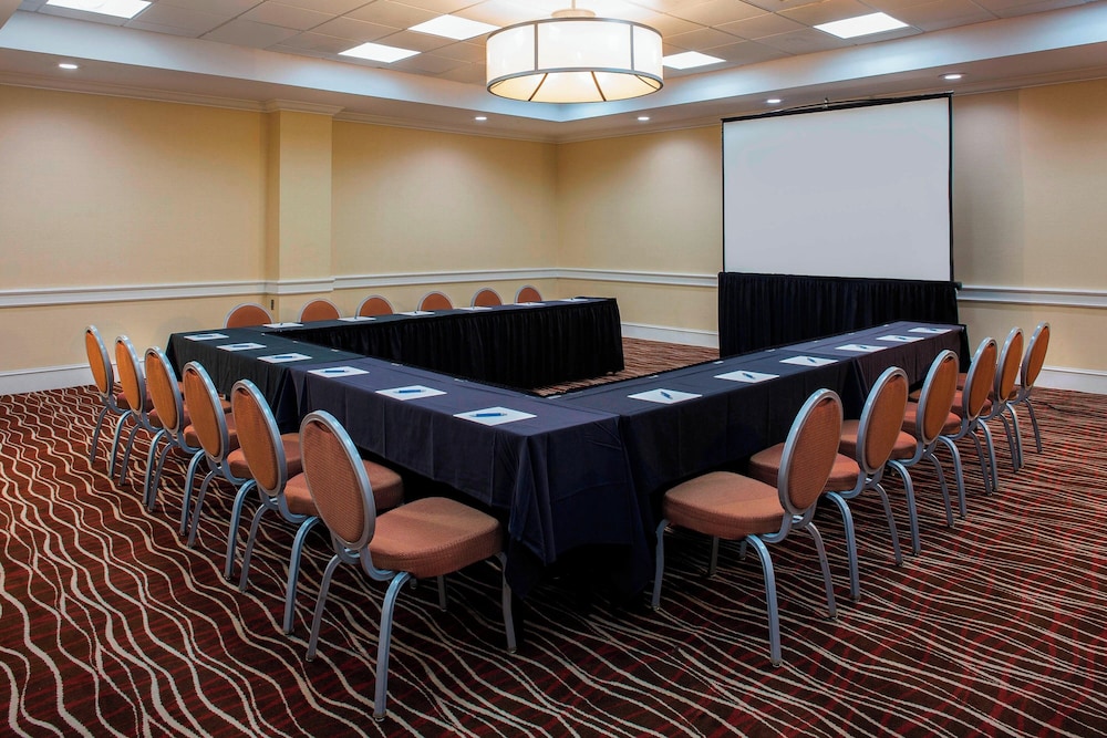 Four Points by Sheraton Suites Tampa Airport Westshore — Hotel building in Tampa, Florida
