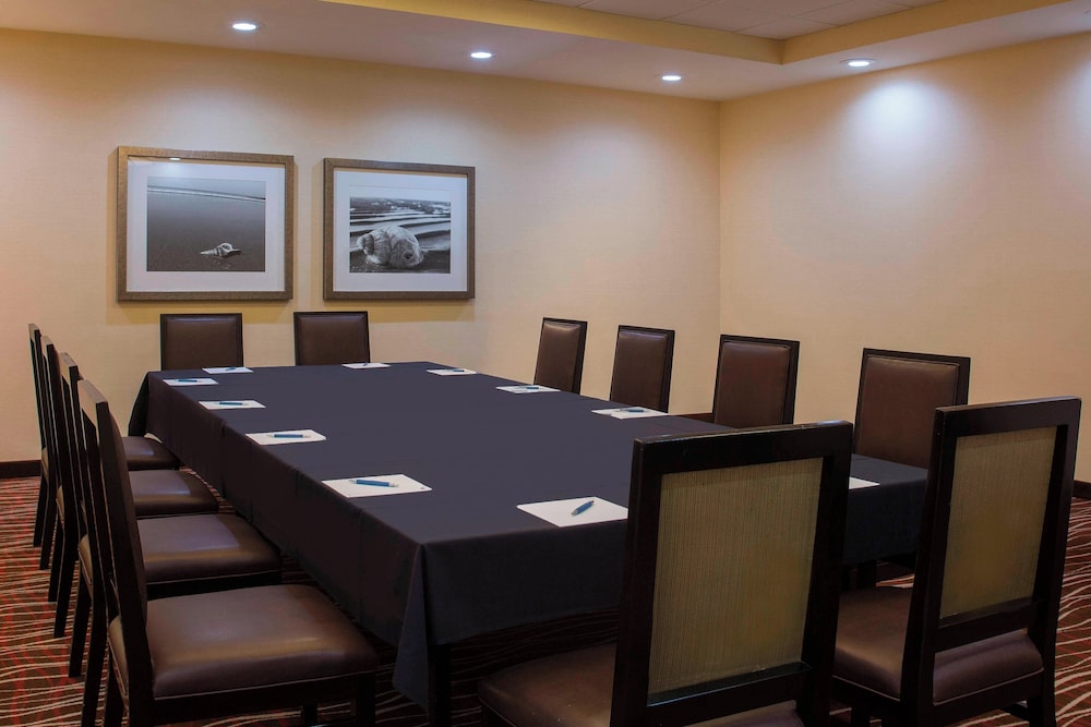 Four Points by Sheraton Suites Tampa Airport Westshore — Hotel building in Tampa, Florida