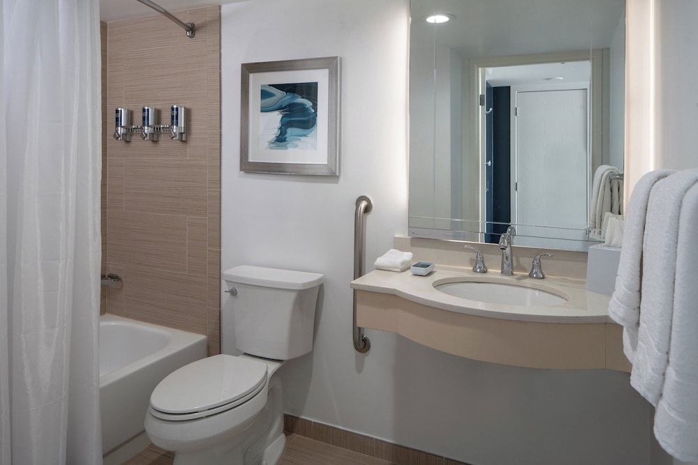 Four Points by Sheraton Suites Tampa Airport Westshore — Hotel rooms in Tampa, Florida