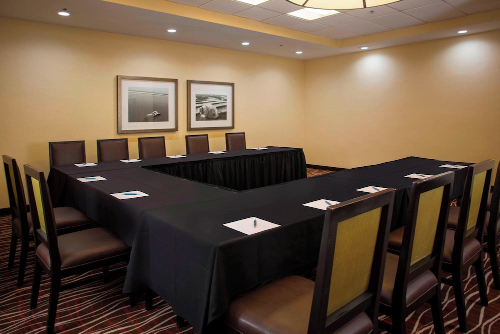 Four Points by Sheraton Suites Tampa Airport Westshore — Hotel building in Tampa, Florida