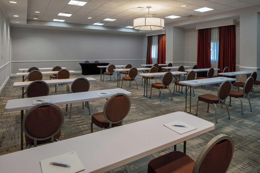 Four Points by Sheraton Suites Tampa Airport Westshore — Hotel rooms in Tampa, Florida