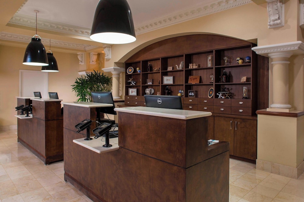 Four Points by Sheraton Suites Tampa Airport Westshore — Hotel building in Tampa, Florida