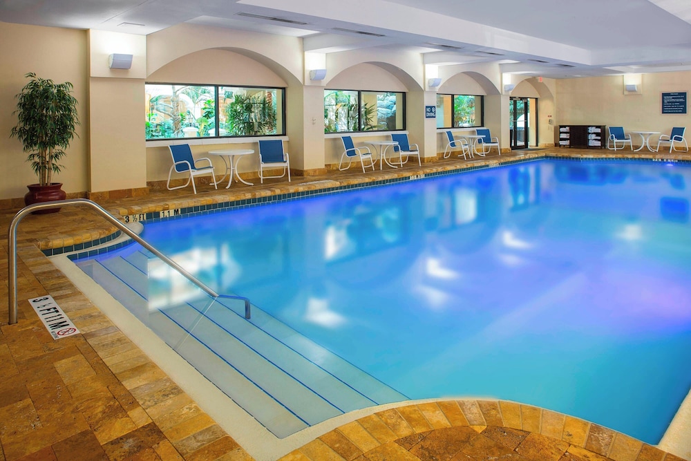Four Points by Sheraton Suites Tampa Airport Westshore — Swimming pool in Tampa, Florida