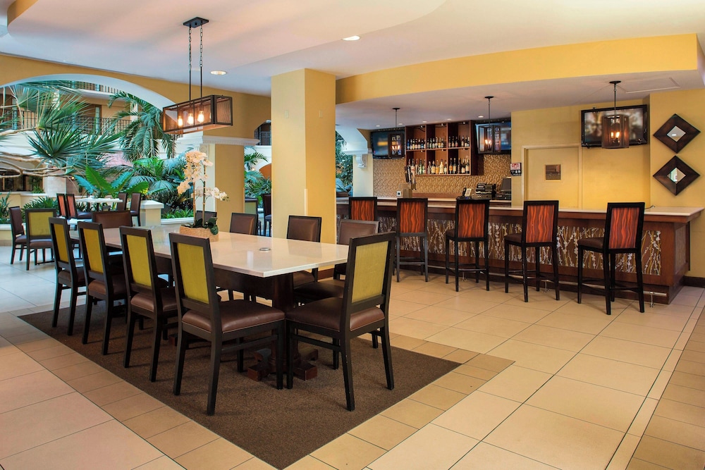 Four Points by Sheraton Suites Tampa Airport Westshore — Restaurant & bars in Tampa, Florida