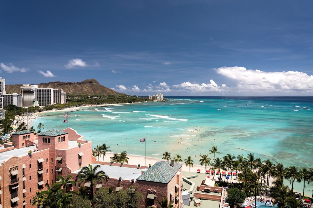 Sheraton Waikiki Beach Resort — Attractions in the area in Honolulu, Hawaii