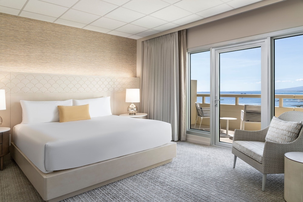 Sheraton Waikiki Beach Resort — Hotel rooms in Honolulu, Hawaii