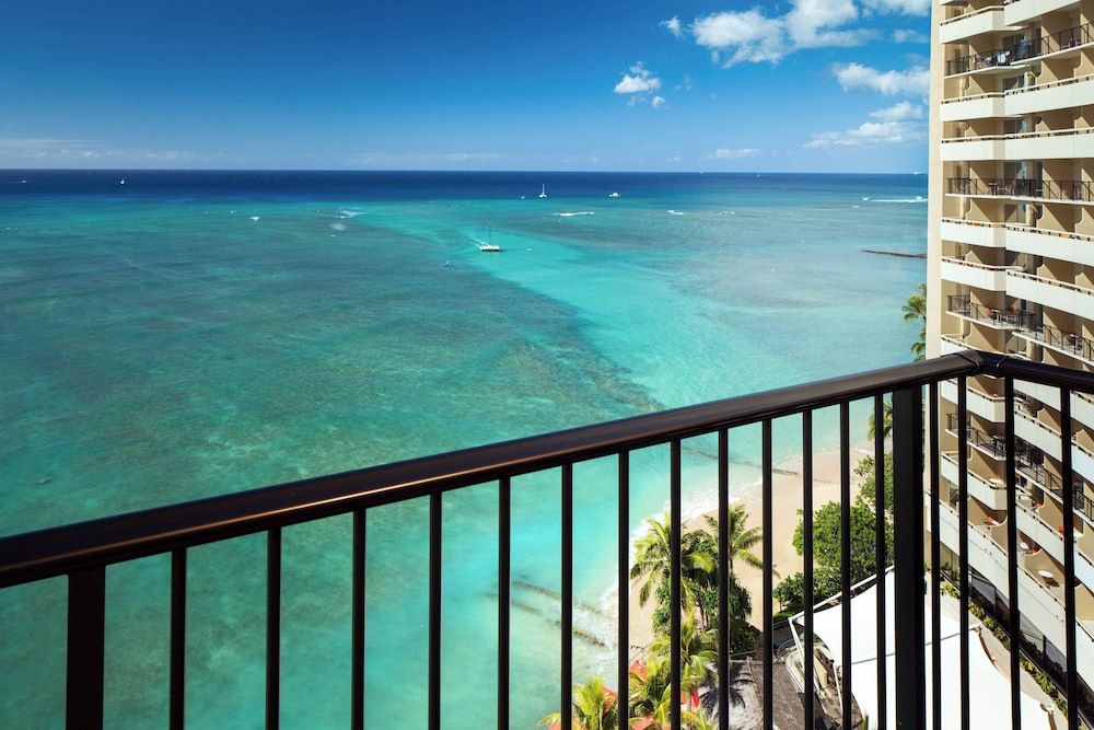 Sheraton Waikiki Beach Resort — Hotel rooms in Honolulu, Hawaii