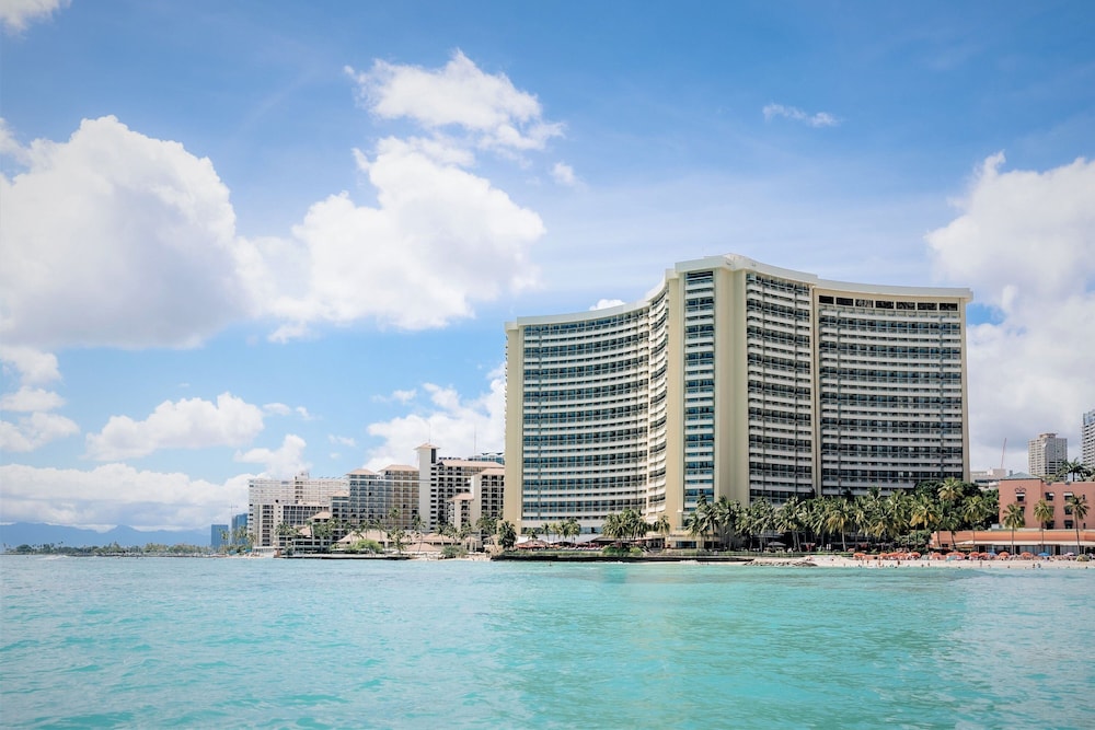 Sheraton Waikiki Beach Resort — Hotel building in Honolulu, Hawaii