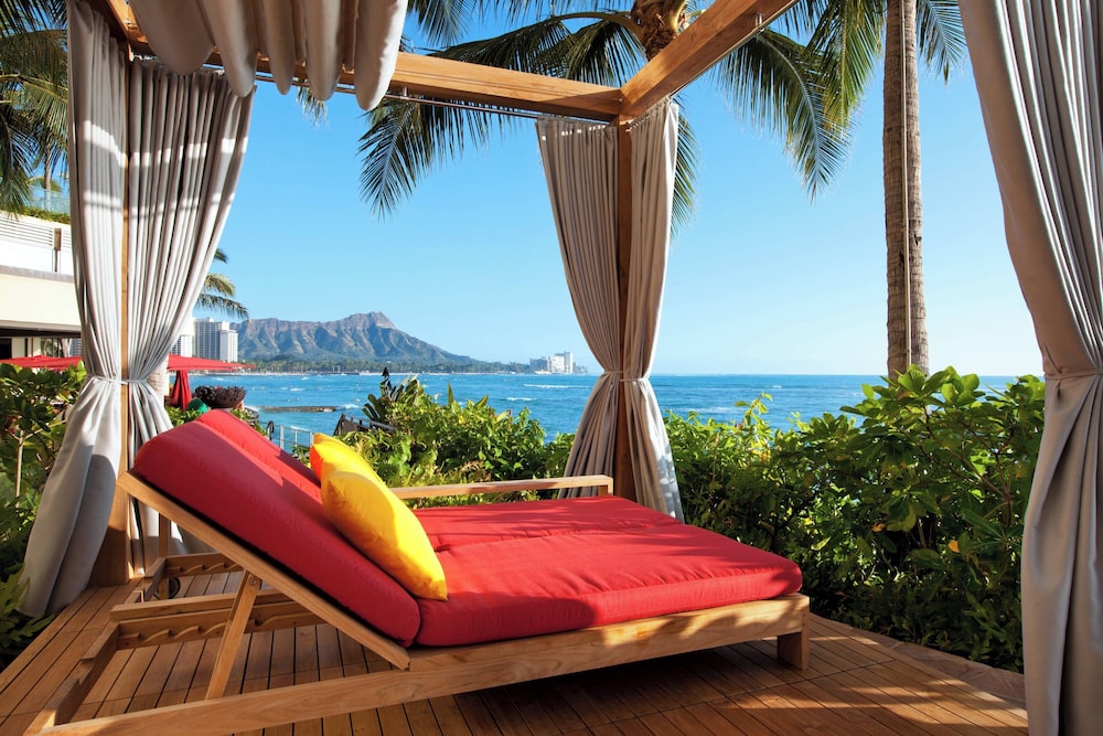 Sheraton Waikiki Beach Resort — Hotel rooms in Honolulu, Hawaii