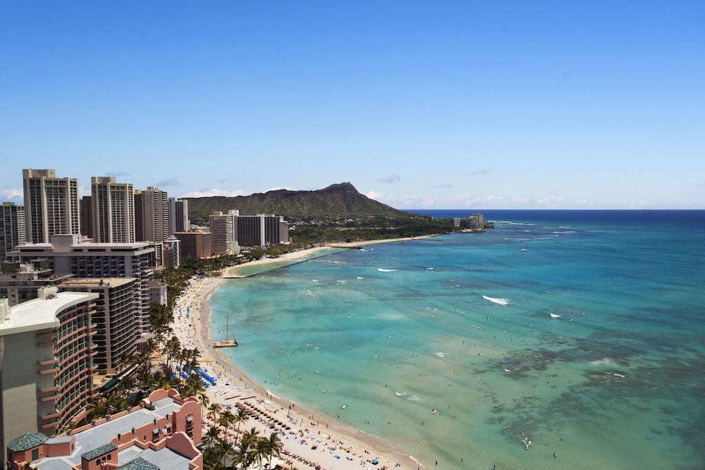 Sheraton Waikiki Beach Resort — Attractions in the area in Honolulu, Hawaii