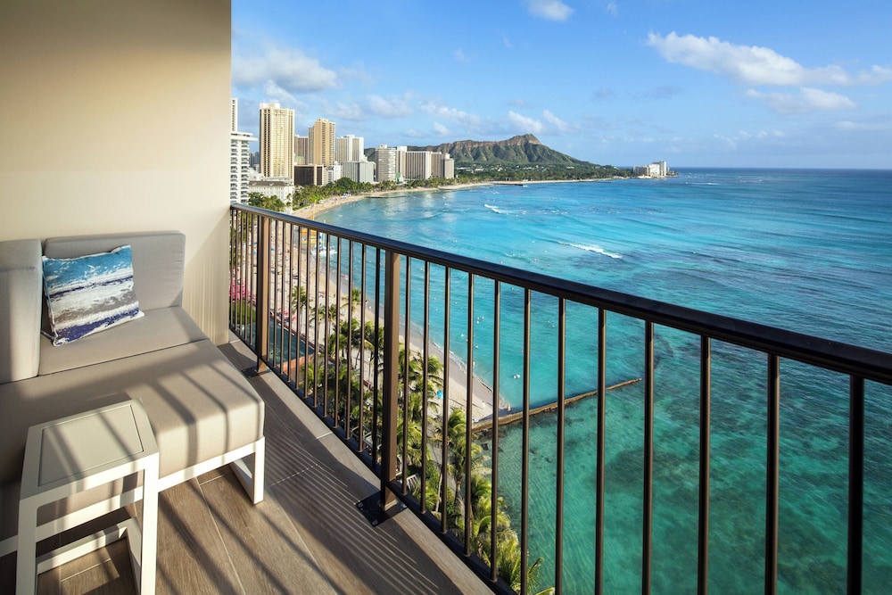 Sheraton Waikiki Beach Resort — Hotel rooms in Honolulu, Hawaii