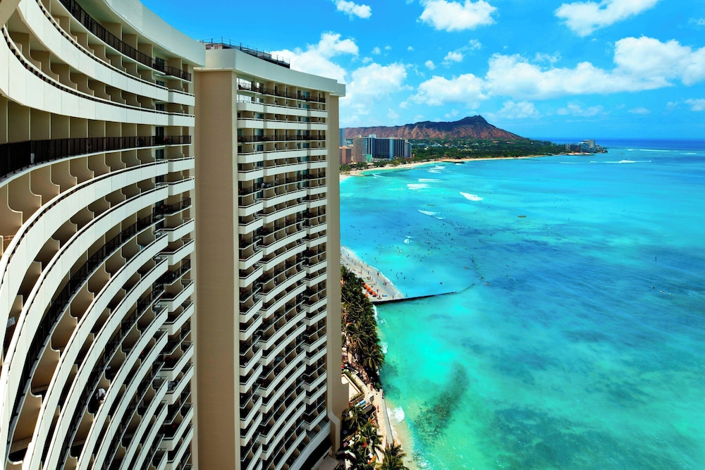 Sheraton Waikiki Beach Resort — Attractions in the area in Honolulu, Hawaii