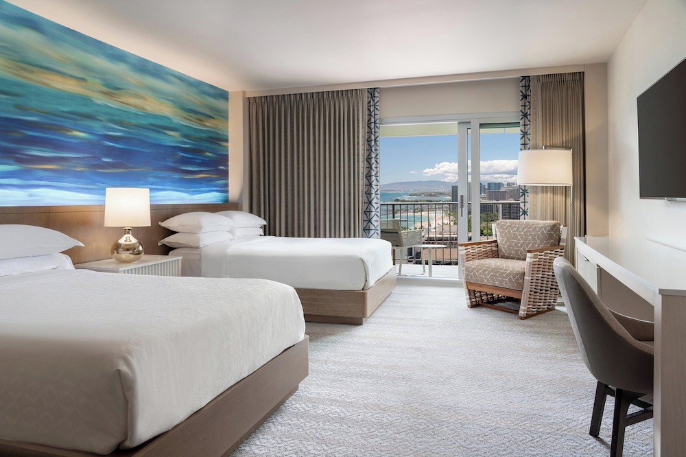 Sheraton Waikiki Beach Resort — Hotel rooms in Honolulu, Hawaii