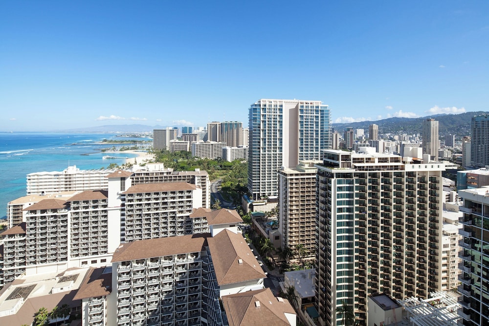 Sheraton Waikiki Beach Resort — Hotel building in Honolulu, Hawaii