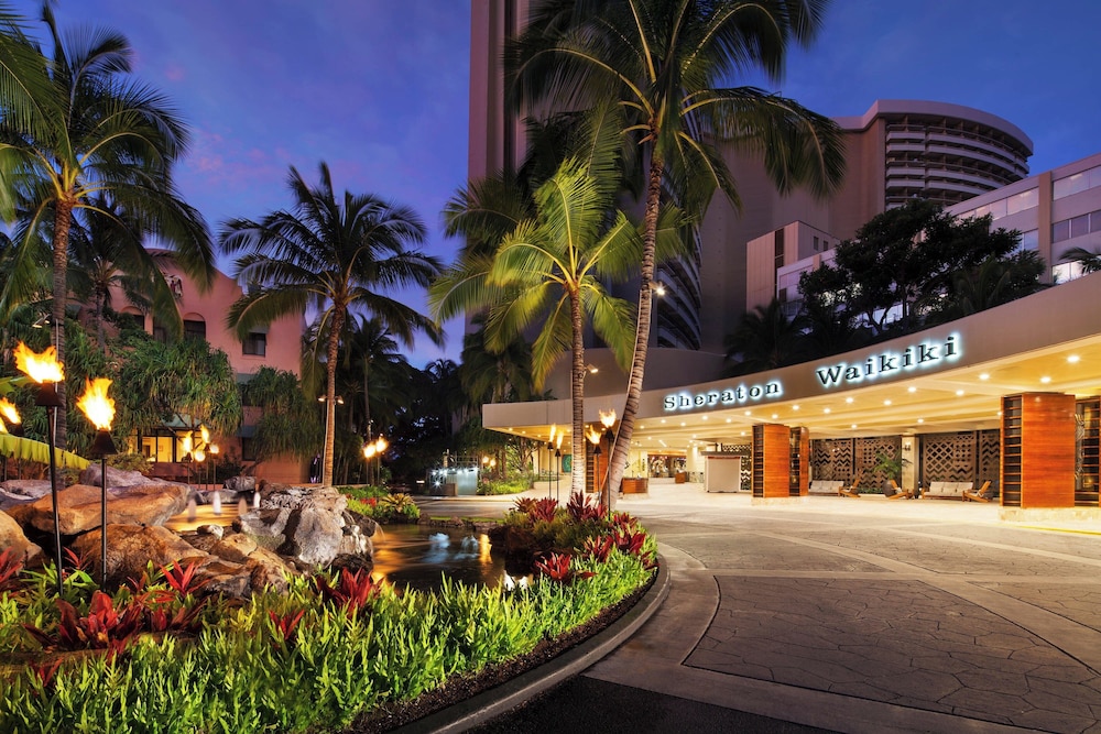 Sheraton Waikiki Beach Resort — Hotel building in Honolulu, Hawaii