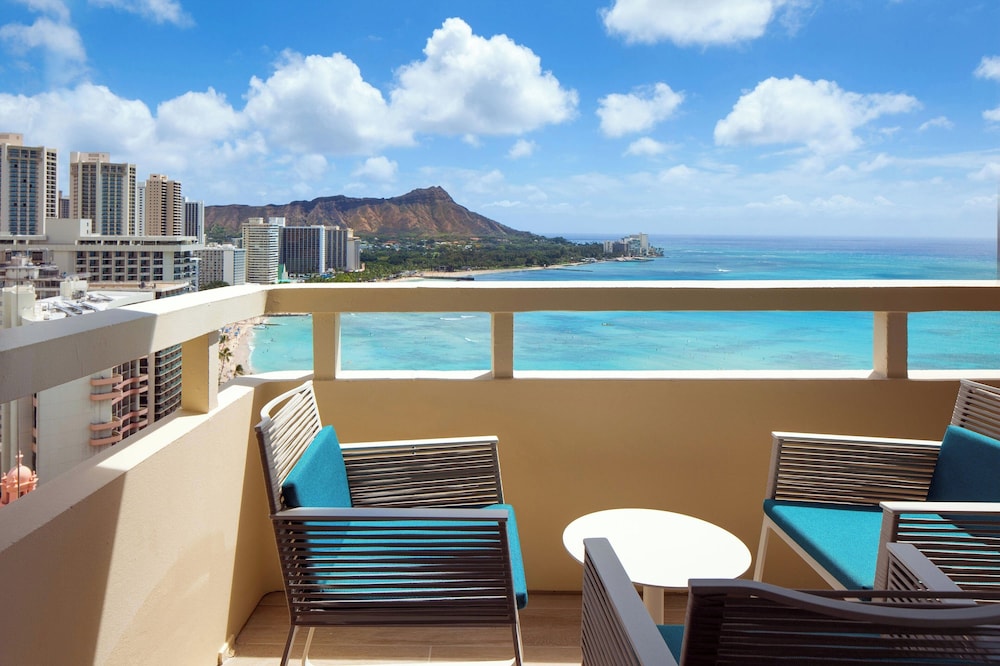 Sheraton Waikiki Beach Resort — Hotel rooms in Honolulu, Hawaii
