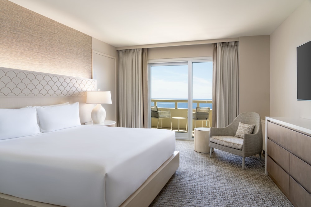 Sheraton Waikiki Beach Resort — Hotel rooms in Honolulu, Hawaii