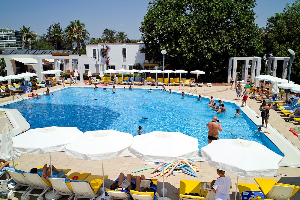 Club Kastalia Holiday Village - All Inclusive — Pool in Alanya