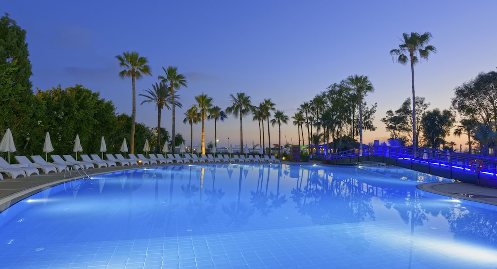 Club Kastalia Holiday Village - All Inclusive — Pool in Alanya