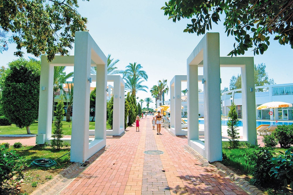 Club Kastalia Holiday Village - All Inclusive — Outdoor in Alanya
