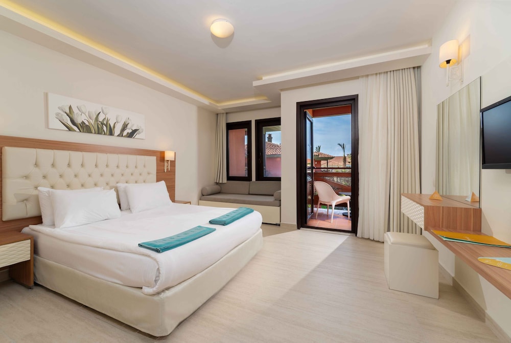 Sundia By Liberty Suncity - All inclusive — Hotel rooms in Fethiye, Mugla