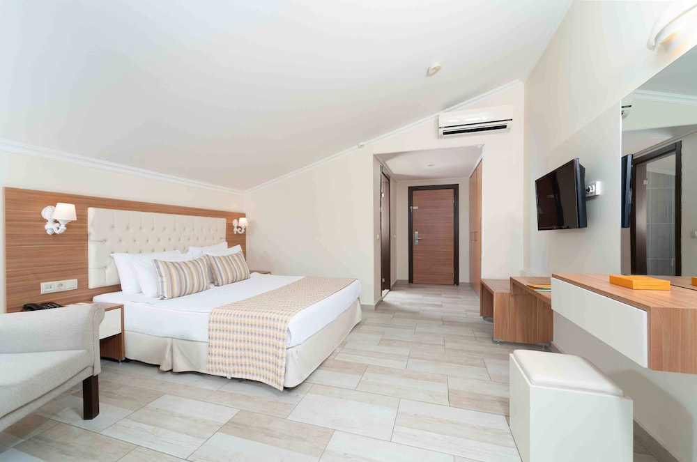 Sundia By Liberty Suncity - All inclusive — Hotel rooms in Fethiye, Mugla